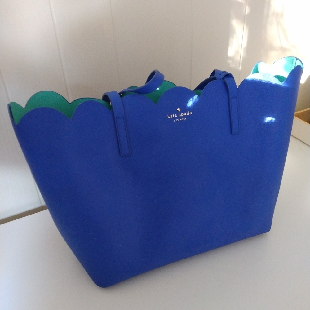 Kate Spade • scalloped tote